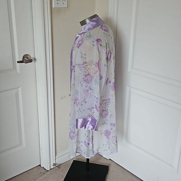 Jaclyn Smith Sleepwear Ladies Pullover Floral Robe W Satin Trim Medium Lavender - Picture 3 of 16